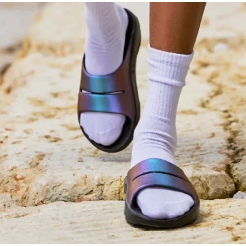 OOFOS Women's OOahh Luxe Slide Sandal - Midnight Spectra Women 9/ Men 7